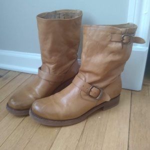 Frye Veronica Short Boot in Camel